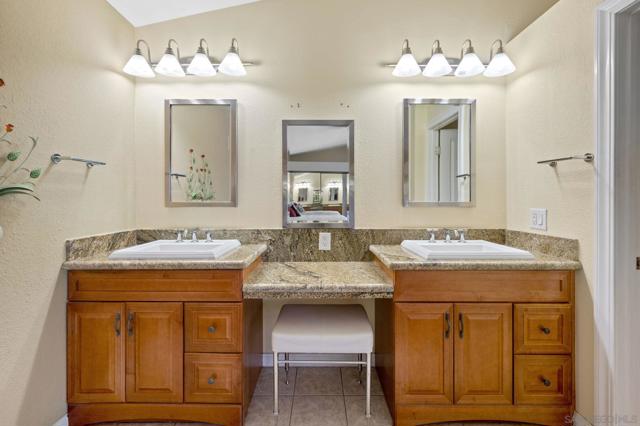 77881 N Woodhaven Dr, Palm Desert CA: https://media.crmls.org/mediaz/774b9272-897e-41b6-80aa-30da1d2ff483.jpg