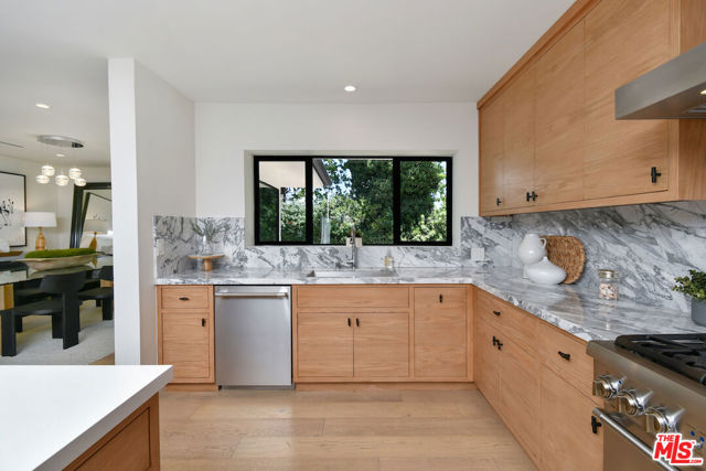 3221 Elvido Drive, Los Angeles CA: https://media.crmls.org/mediaz/774bc127-d805-4f4d-b4fd-65b391527d82.jpg