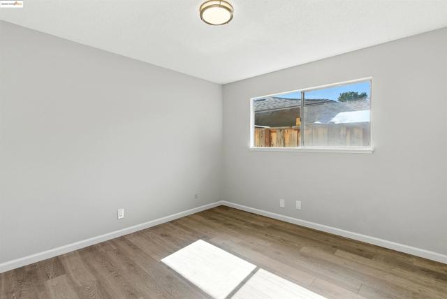 3464 Michael Dr, Redwood City CA: https://media.crmls.org/mediaz/774bde09-676c-43fb-bd5d-c0817875e723.jpg