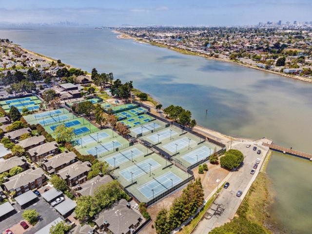 122 Purcell Drive, Alameda CA: https://media.crmls.org/mediaz/774bef9a-95a3-4636-807e-ce339e06223d.jpg