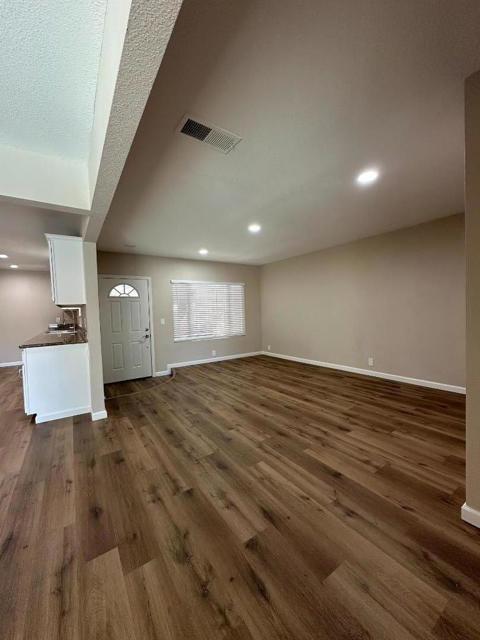 130 E 21st Street, Tracy CA: https://media.crmls.org/mediaz/774c838a-4a9f-445f-bd42-104cdd7ba825.jpg