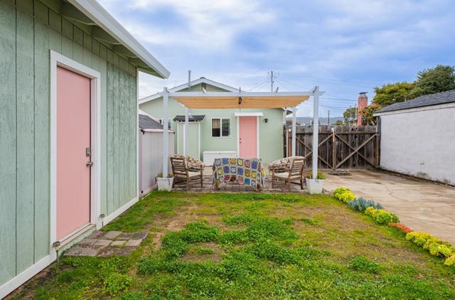 555 Williams Avenue, Seaside CA: https://media.crmls.org/mediaz/774cdfc0-6804-42a3-b950-4e3470dd91f2.jpg