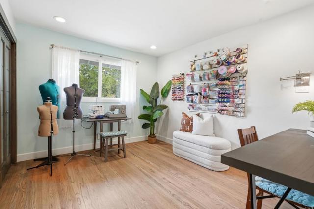 13525 Surrey Lane, Saratoga CA: https://media.crmls.org/mediaz/774d10b8-2552-4a23-8cf7-88daafa41ff4.jpg