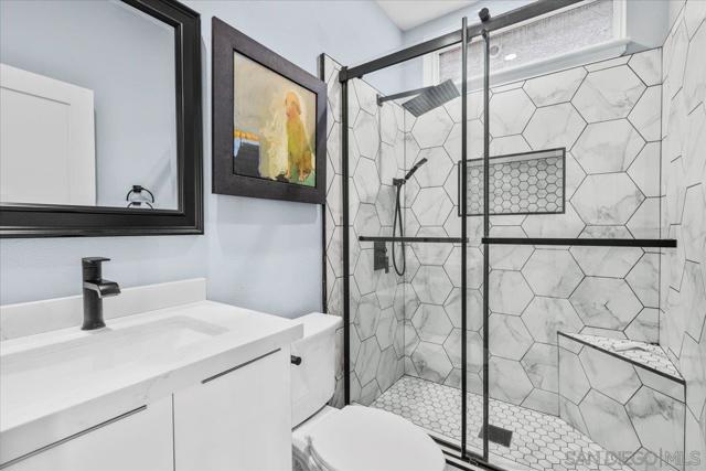 700 Lido Park Dr, Newport Beach CA: https://media.crmls.org/mediaz/774d2515-c63f-4982-960b-35c5b81ab4c0.jpg