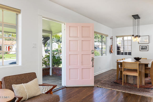 Detail Gallery Image 5 of 44 For 3600 Buena Vista Ave, Glendale,  CA 91208 - 3 Beds | 2/1 Baths