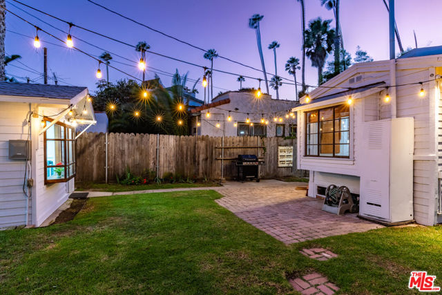 912 Victoria Avenue photo 50