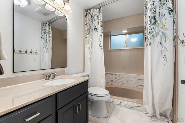11580 Manzanita Rd, Lakeside CA: https://media.crmls.org/mediaz/774df119-39e6-426b-a81b-19041e552423.jpg