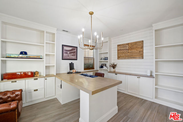 22499 Leaf Spring Court, Santa Clarita CA: https://media.crmls.org/mediaz/774ed1da-4bfa-40af-a35d-5b42eebe0ae9.jpg