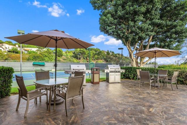 6423 Caminito Aronimink, La Jolla CA: https://media.crmls.org/mediaz/774eed5a-70b1-414e-af26-ca6c3b97dec3.jpg