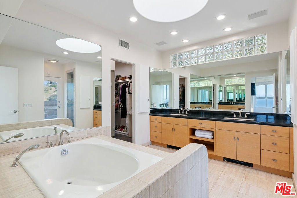 MLS #26860303 image #23