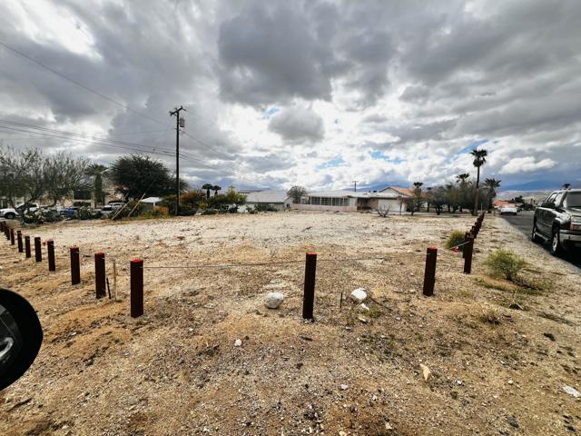 66775 Yucca Drive, Desert Hot Springs CA: https://media.crmls.org/mediaz/77504238-f8ea-40bf-8e38-5a832755d41c.jpg