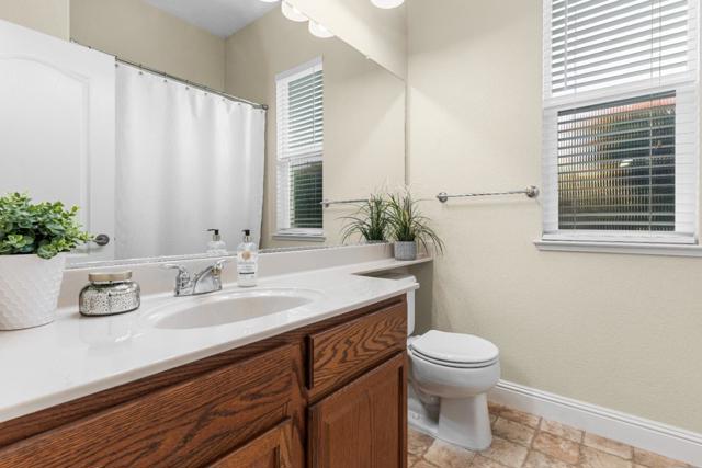 505 Porter Court, Folsom CA: https://media.crmls.org/mediaz/775046be-8fc6-4620-b33d-8e521ecf1e0a.jpg