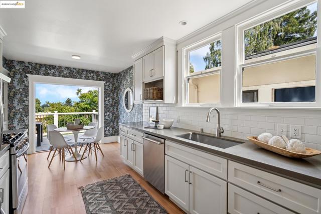 5429 Belgrave Pl., Oakland CA: https://media.crmls.org/mediaz/7750ff5a-a676-4d8e-a8bf-2b5303d377f2.jpg