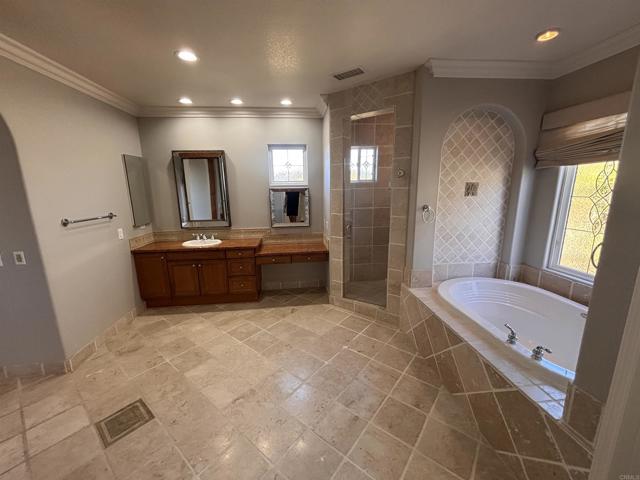 Detail Gallery Image 39 of 58 For 11596 Parkhurst Square, San Diego,  CA 92130 - 6 Beds | 6/1 Baths