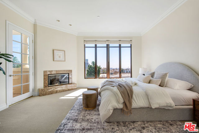 11847 Gorham Avenue, Los Angeles CA: https://media.crmls.org/mediaz/77512e69-eaf6-44d2-a401-49c0c3791273.jpg