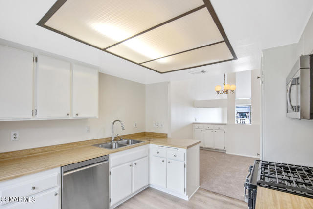 4535 Falkirk Bay, Oxnard CA: https://media.crmls.org/mediaz/77520688-0d36-44dc-ac3d-1101766200ea.jpg