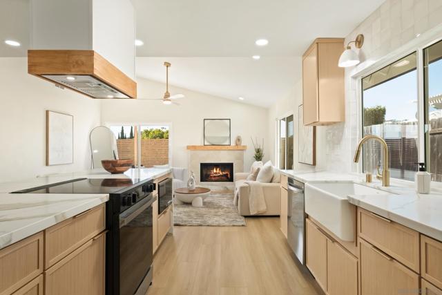 9120 Oviedo, San Diego CA: https://media.crmls.org/mediaz/7753bfbf-eeab-4edb-bc04-d824f5c7bb2b.jpg