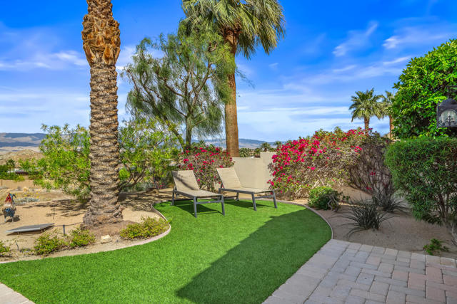 31 Hillcrest Drive, Rancho Mirage CA: https://media.crmls.org/mediaz/7754803b-00cb-4b00-98fe-adcc29fd4b93.jpg