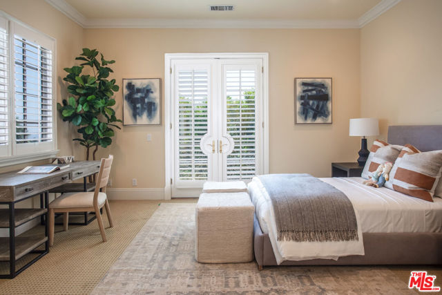 1154 Summit Drive, Beverly Hills CA: https://media.crmls.org/mediaz/7754d01a-2bcb-438f-bb3f-107044d76f66.jpg