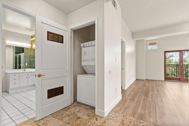 200 Sheridan Avenue, Palo Alto CA: https://media.crmls.org/mediaz/77552453-514b-48ad-99a8-a34fc7d3984a.jpg