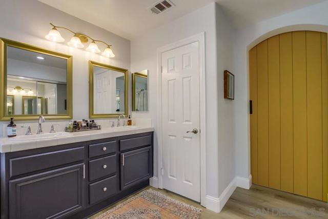 3207 Meadow Side Pl, Escondido CA: https://media.crmls.org/mediaz/77553d2d-2a69-41eb-9ea0-e46fd0fc55f1.jpg