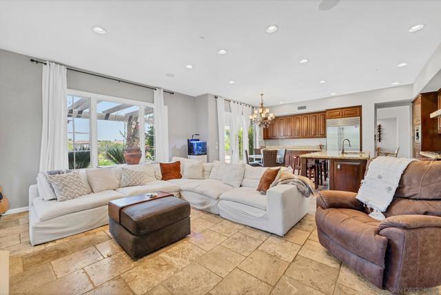 7727 Via Zafiro, San Diego CA: https://media.crmls.org/mediaz/7755937f-ca24-4fd3-adc5-bf35f1040387.jpg