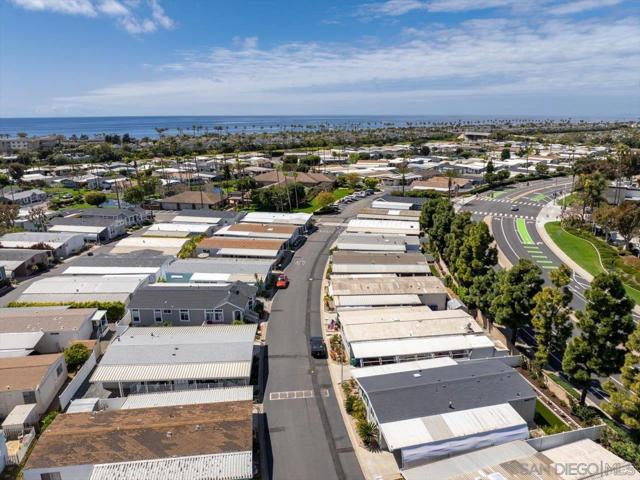 7226 San Bartolo Street, Carlsbad CA: https://media.crmls.org/mediaz/7755fde6-db4d-4824-8ce3-3963dbda0c13.jpg
