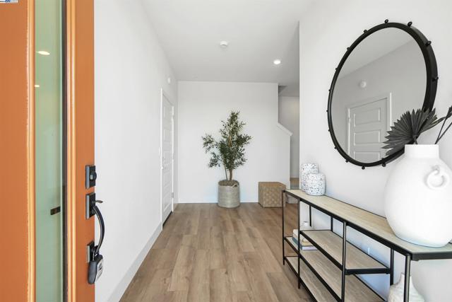 2388 Stanford Street, Alameda CA: https://media.crmls.org/mediaz/775714cb-99bb-46c3-9db9-700d87b20f89.jpg