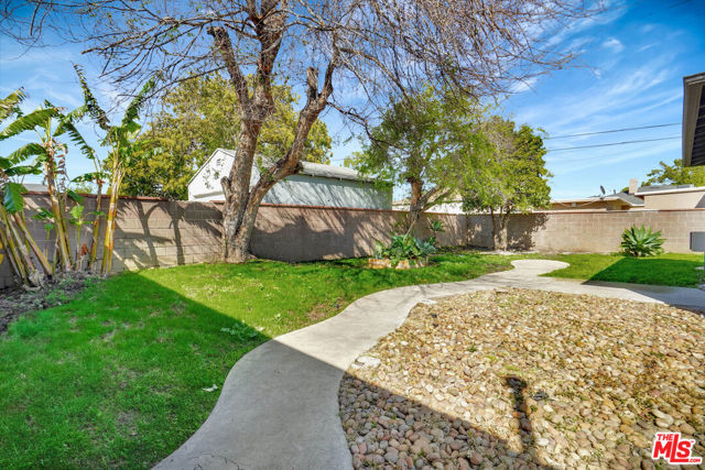 9210 S Van Ness Avenue, Los Angeles CA: https://media.crmls.org/mediaz/775785e1-8bc2-445c-a9cf-3d700676f579.jpg