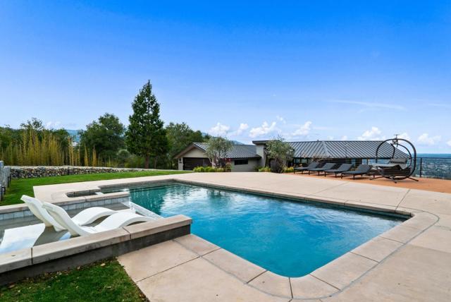 17808 Tourney Road, Los Gatos CA: https://media.crmls.org/mediaz/7757a72c-77c5-4714-968f-4721d2adb982.jpg