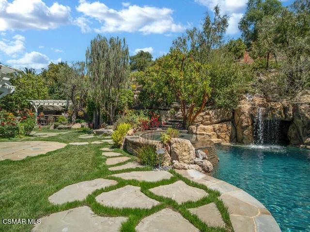 5455 Via Olas, Newbury Park CA: https://media.crmls.org/mediaz/77586c0b-15c2-4c4f-bafa-7bdd1043d65a.jpg