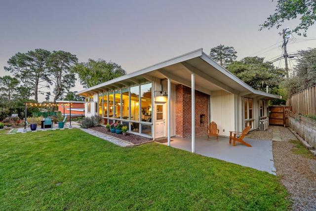 1256 Pacific Street, Monterey CA: https://media.crmls.org/mediaz/775891fd-6518-42c9-81fc-02cbde2513f0.jpg