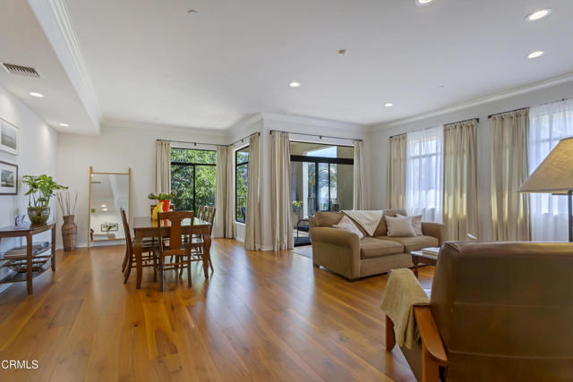 748 Locust Street, Pasadena CA: https://media.crmls.org/mediaz/7758ba5c-5d3f-4eed-ad76-d3d3ffc55b9e.jpg