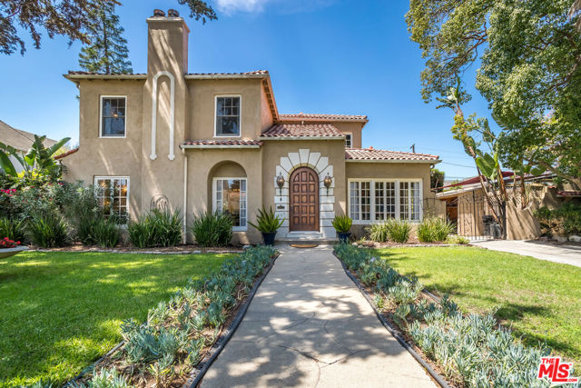 1709 Buckingham Road, Los Angeles CA: https://media.crmls.org/mediaz/7758d10c-3dab-4d19-9dd6-92999948e1eb.jpg