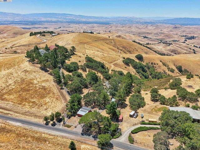 10580 Morgan Territory Road, Livermore, California 94551-9445, 4 Bedrooms Bedrooms, ,2 BathroomsBathrooms,Single Family Residence,For Sale,Morgan Territory Road,41065367