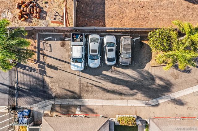 1215 N Broadway, Escondido CA: https://media.crmls.org/mediaz/77596812-d7ee-43cb-9fed-c5190b4dc194.jpg