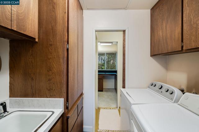 200 Lark Ln, Alamo CA: https://media.crmls.org/mediaz/775a9658-50bf-42ae-93e8-050ae6f5d169.jpg