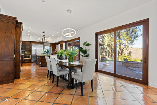 13045 Ripple Creek Lane, Camarillo CA: https://media.crmls.org/mediaz/775ab749-c413-4460-8737-ad655b4bd4b5.jpg