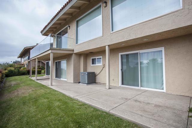 7648 Caminito Coromandel, La Jolla CA: https://media.crmls.org/mediaz/775b4d21-6cba-4e9a-8057-11176302a4f8.jpg