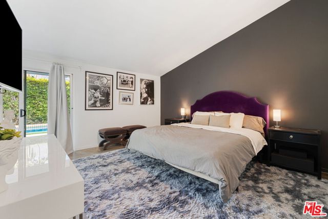 1155 E Mesquite Avenue, Palm Springs CA: https://media.crmls.org/mediaz/775ba4d6-e572-477b-b968-0abaac550cb9.jpg