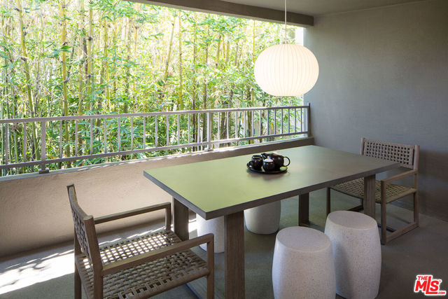 8917 W Cynthia Street, West Hollywood CA: https://media.crmls.org/mediaz/775c0421-c24c-44d5-943c-8ae9ec2c1b7c.jpg