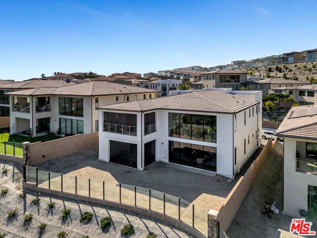 11740 Abbey Lane, Porter Ranch CA: https://media.crmls.org/mediaz/775c0aeb-26d7-4e7e-bc33-0b9b17aed5fd.jpg