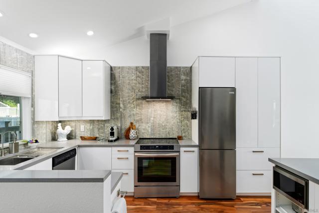 2399 Jefferson St, Carlsbad CA: https://media.crmls.org/mediaz/775cfa94-a8fc-4ca6-a1e1-c8a418db31db.jpg