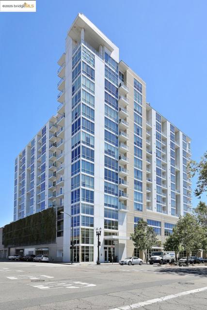 222 Broadway, Oakland CA: https://media.crmls.org/mediaz/775d0839-4a26-4538-93f5-d5b44b9aac60.jpg