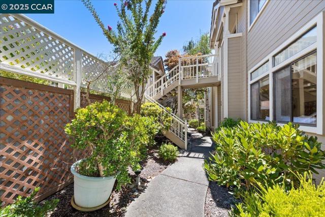 5501 Terra Granada Dr, Walnut Creek CA: https://media.crmls.org/mediaz/775d4768-0d24-4117-964c-29621e7c1276.jpg