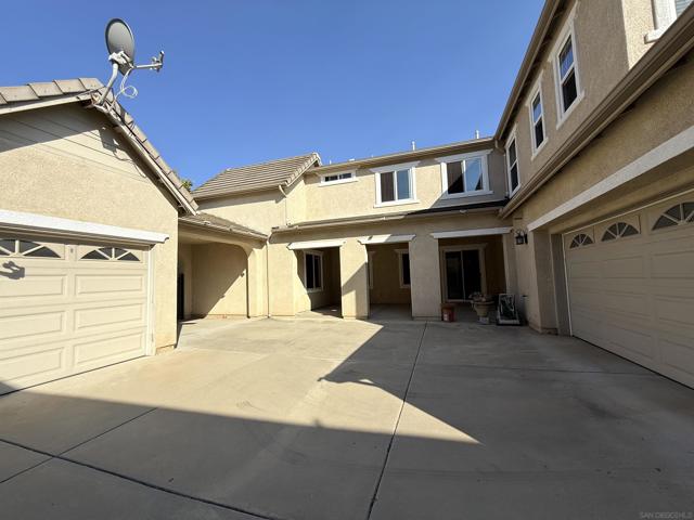 3177 Katharine Dr, Escondido CA: https://media.crmls.org/mediaz/775d853e-8574-4000-be3c-dfe60a47647f.jpg