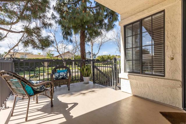 Detail Gallery Image 5 of 36 For 3524 Seahorn Circle, San Diego,  CA 92130 - 2 Beds | 2 Baths