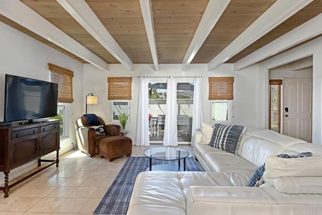 1817 19 Coast Boulevard, Del Mar CA: https://media.crmls.org/mediaz/7760b95c-dc65-40e3-8d1e-a663c164c956.jpg