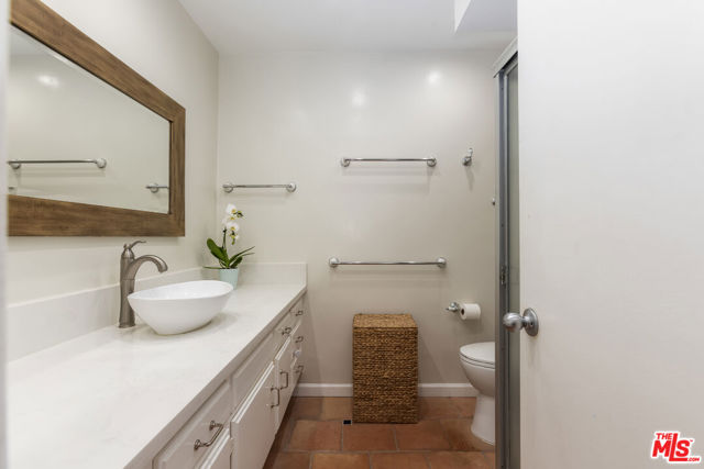5625 Windsor Way, 207 photo 19