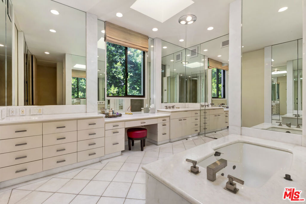 MLS #25565053 img 38